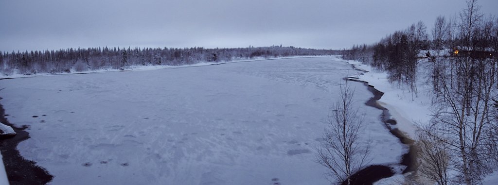 [1]-D-,-Laponie-2010,-3-images,-_DSC6142_1794---_DSC6144_1796---6664x2479---SCUL-Smartblend