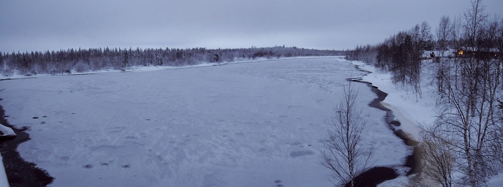 [1]-D-,-Laponie-2010,-3-images,-_DSC6142_1794---_DSC6144_1796---6664x2479---SCUL-Smartblend